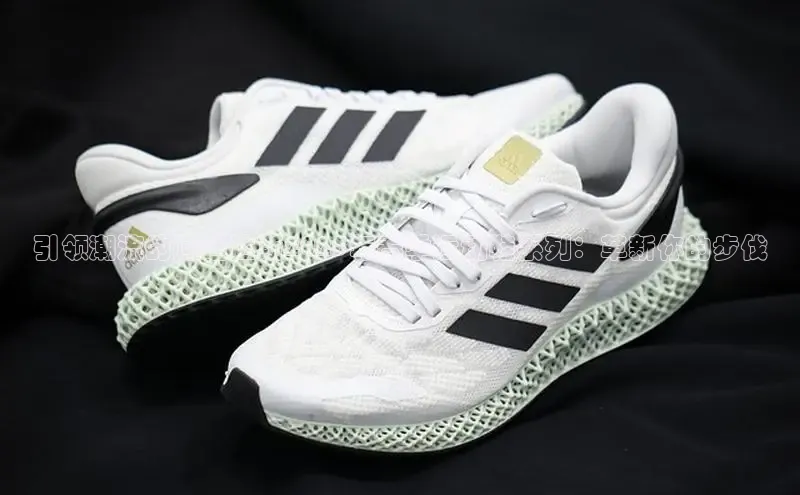 引领潮流的阿迪达斯2025年春季运动鞋系列：革新你的步伐