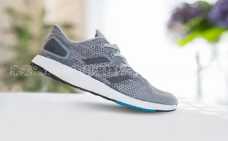 未来：2025年潮流趋势——运动鞋女性版