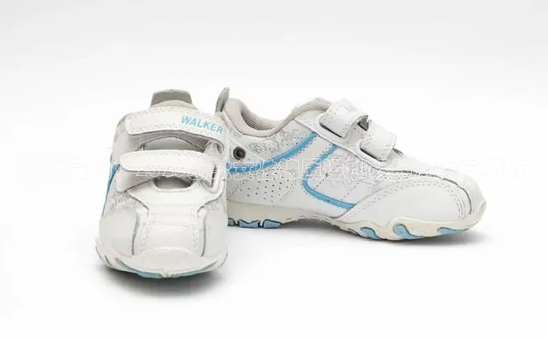 焕新登场！2025新款女性棉质运动鞋的魅力与细节